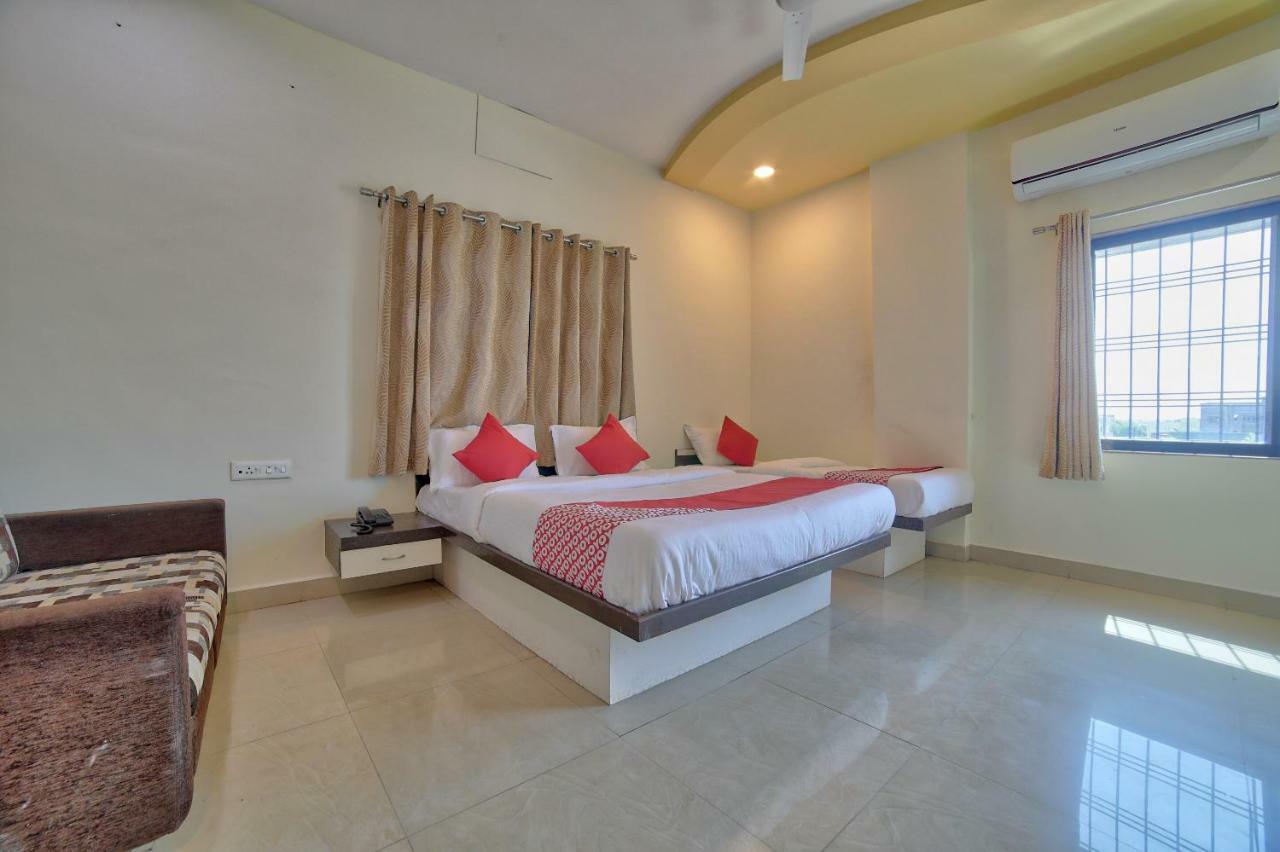 Oyo 35538 Hotel Risha Chandrapur Exterior photo